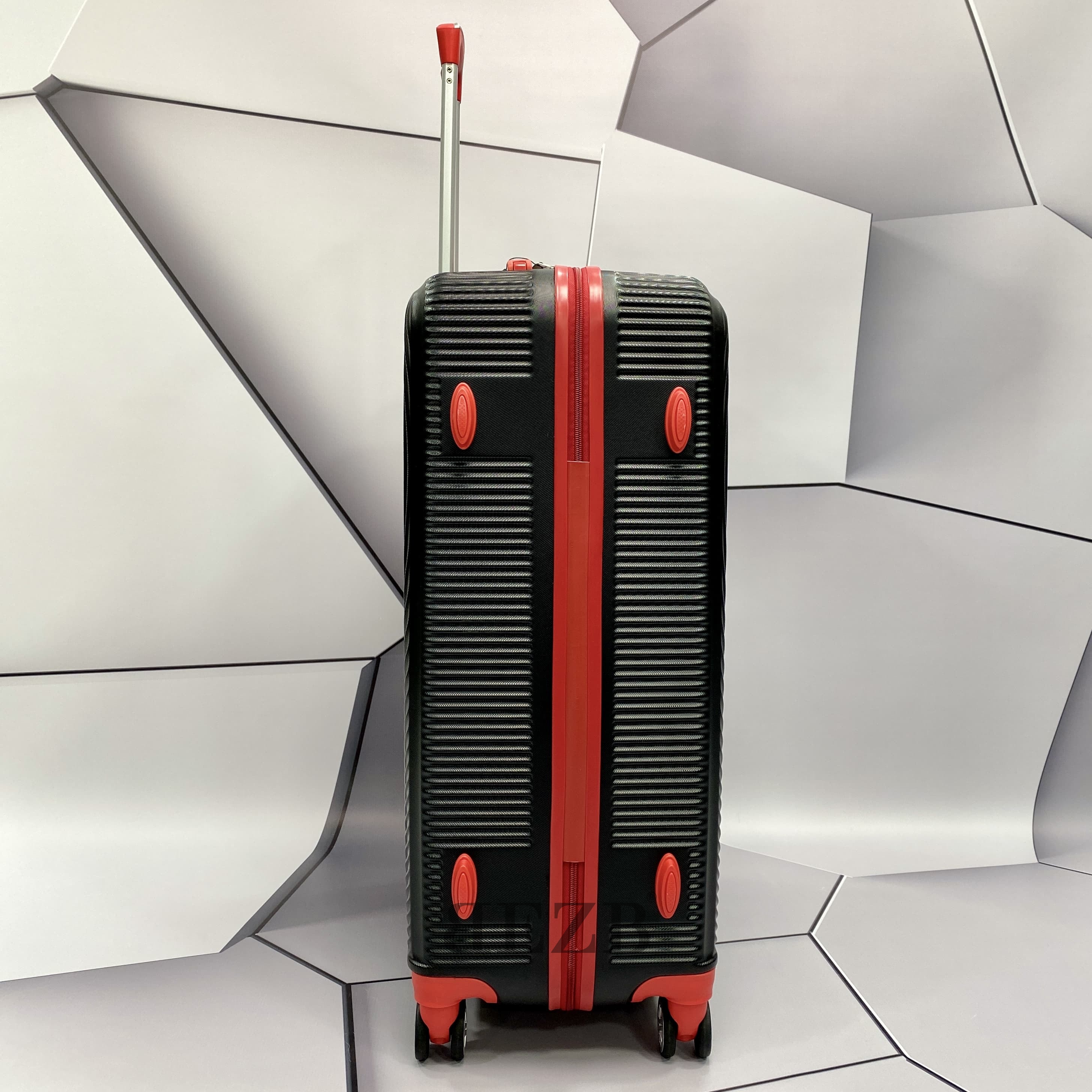 Средний чемодан из АБС Поликарбонат MCS V341 M BLACK/RED - 6