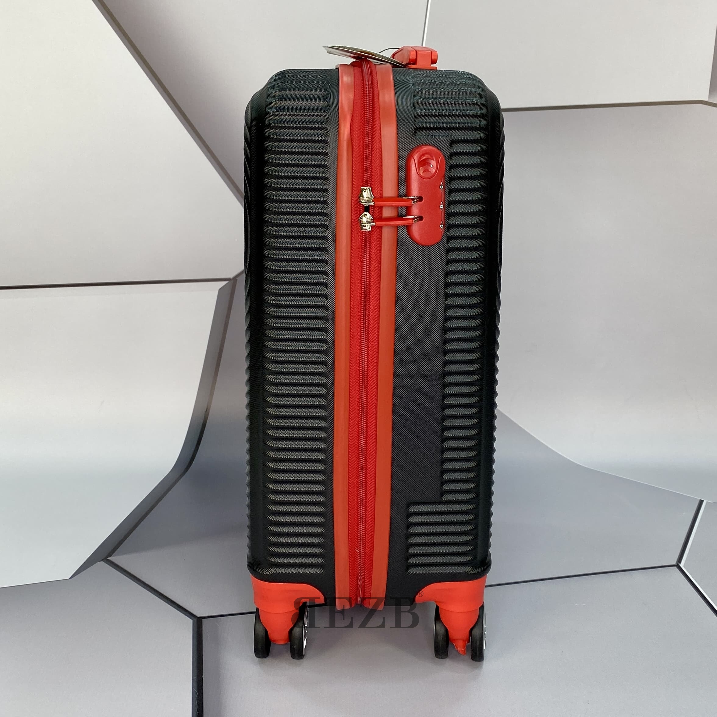 Средний чемодан из АБС Поликарбонат MCS V341 M BLACK/RED - 3
