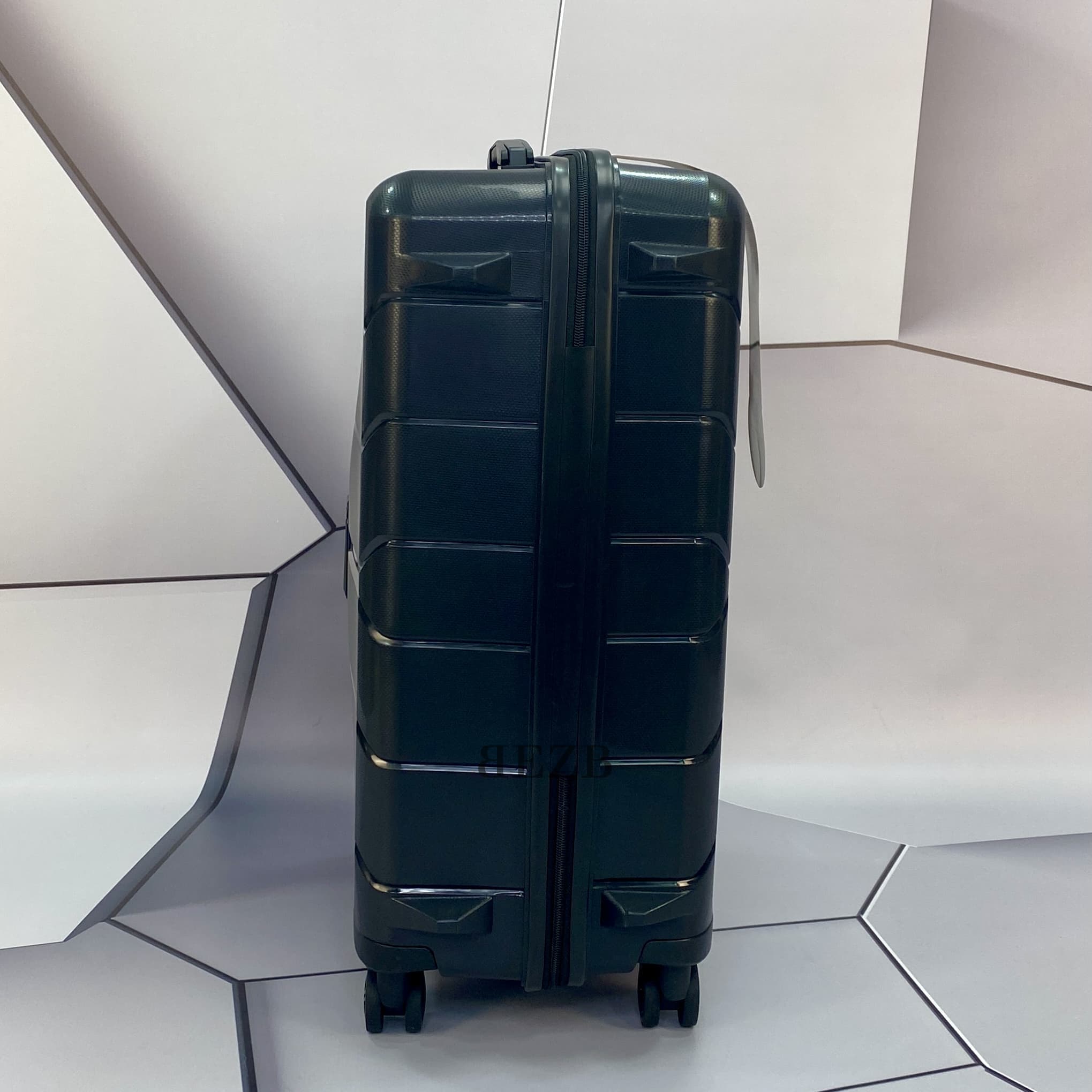 Комплект чемоданов из ПОЛИПРОПИЛЕНА! Ударостойкиe ! SET MCS V366 BLACK - 7