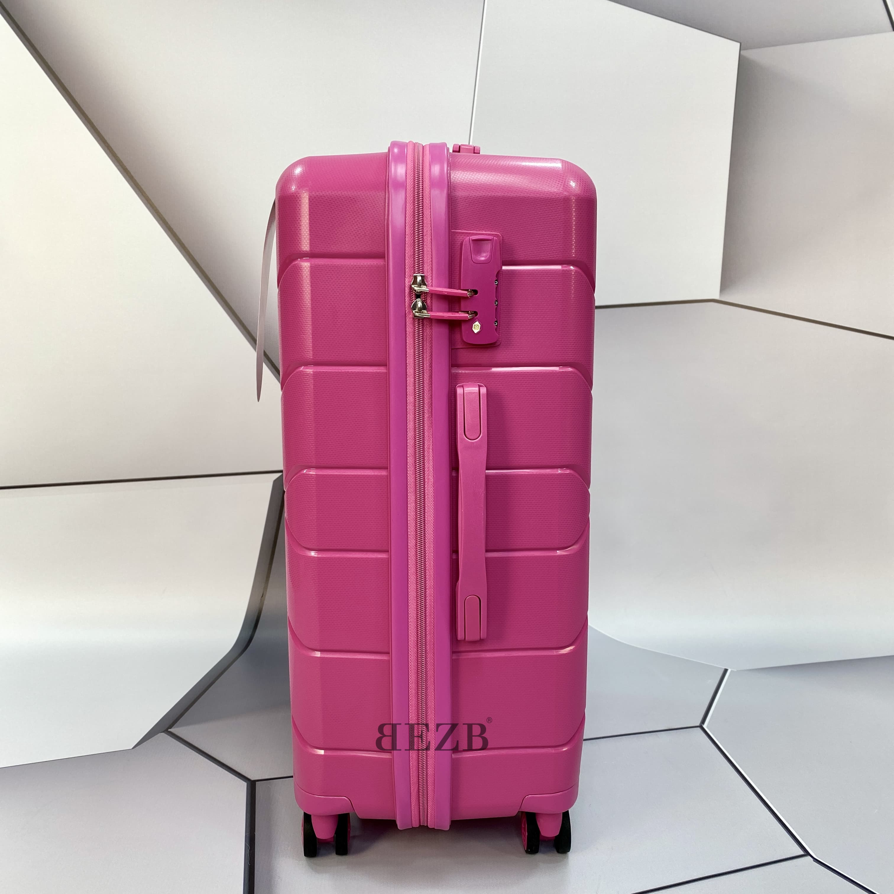 Средний чемодан из полипропилена MCS V366 M FUNCSIA! Для 18 кг! - 4