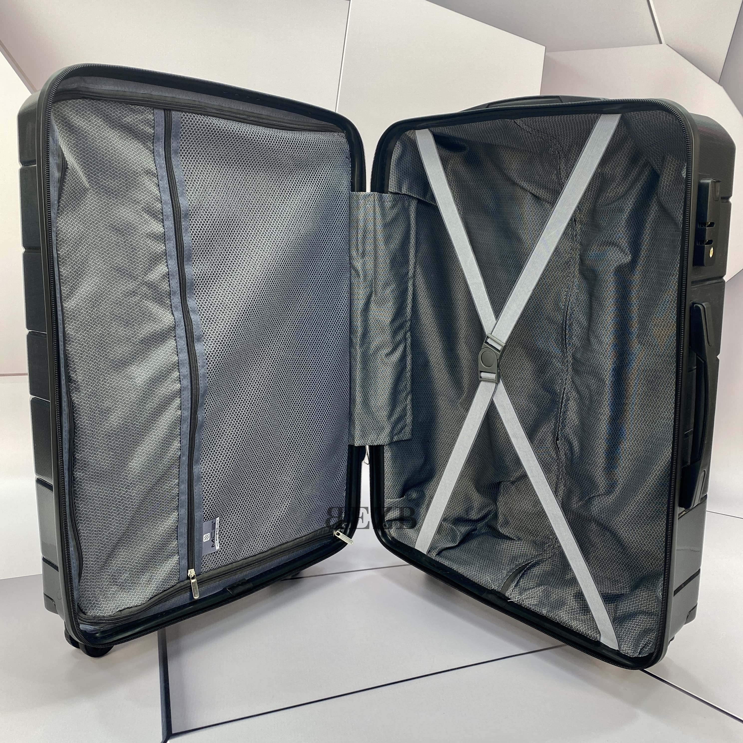 Большой чемодан из полипропилена MCS V366 L BLACK! Для 23 кг! - 2